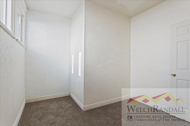 Building Photo - 2547 Adams Ave