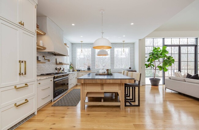 Building Photo - 13 Hilltop Ln