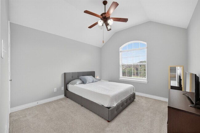 Building Photo - 25214 Evergreen Bend Dr