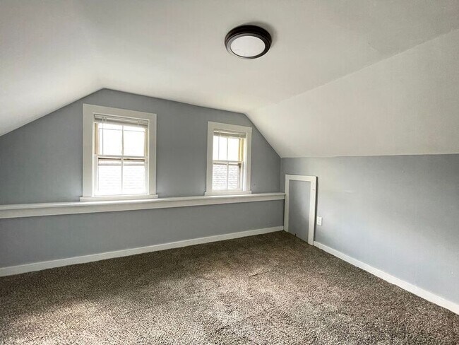 Building Photo - 9 Patten Ct