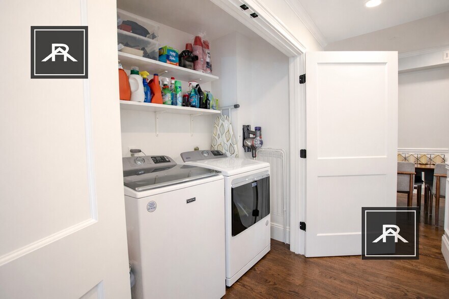 Building Photo - 128 Longwood Ave