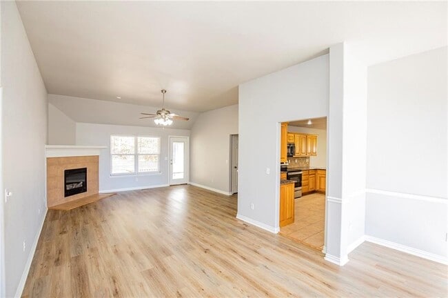 Building Photo - 41 May Ln