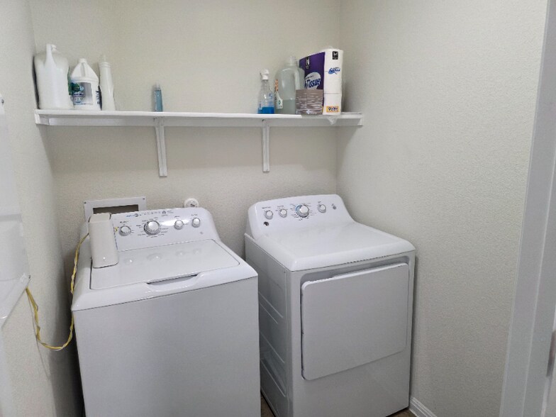 Building Photo - 14107 Eucalyptus Bnd