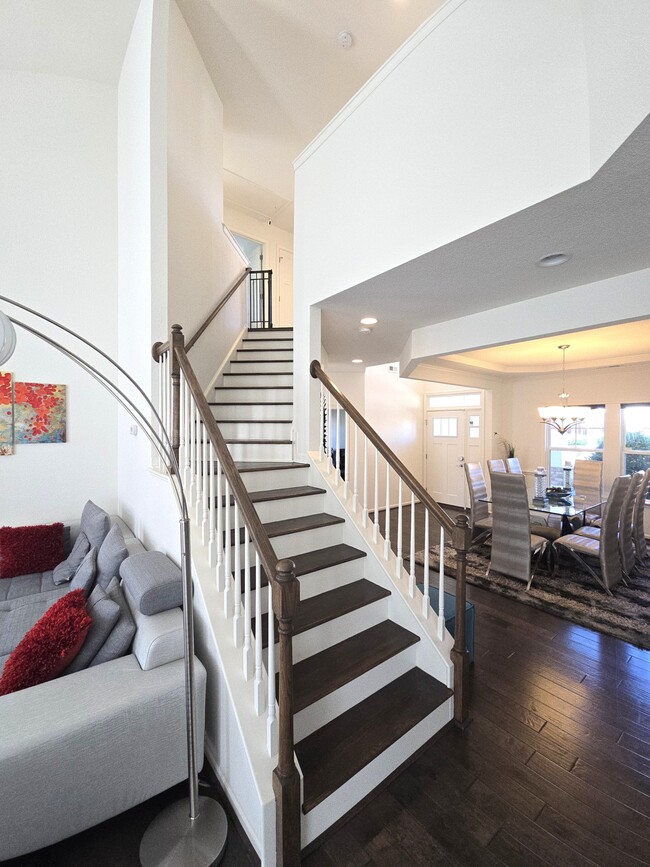 Building Photo - 1129 Flower St