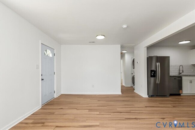 Building Photo - 1806 Sussex St