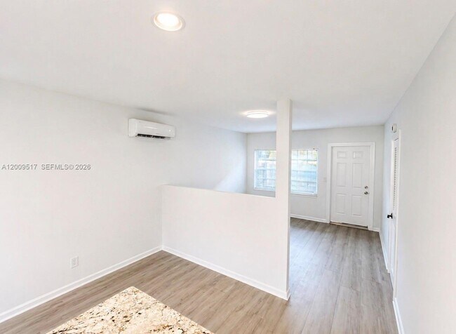 Building Photo - 1121 NE 2nd St