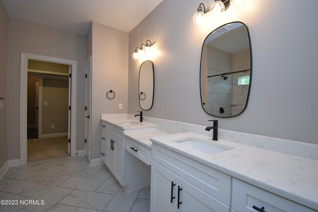 Building Photo - 4274 Pinehurst Ct