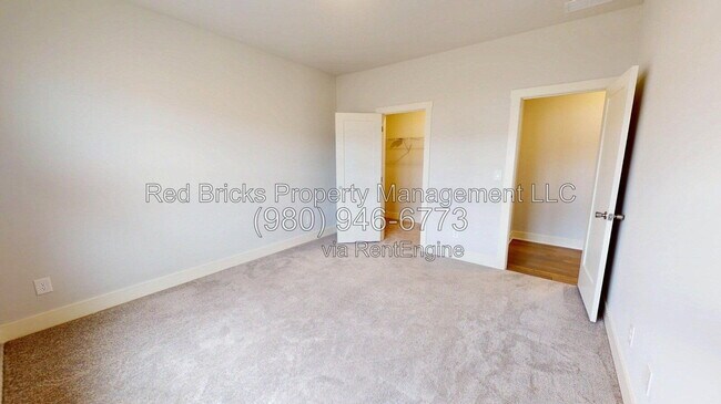 Building Photo - 6129 Alsace Ln