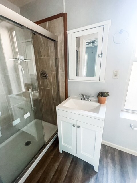 2 full bathrooms - 4512 Westminster Plz