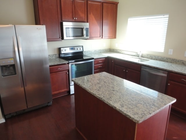 Building Photo - 169 Rowan Dr
