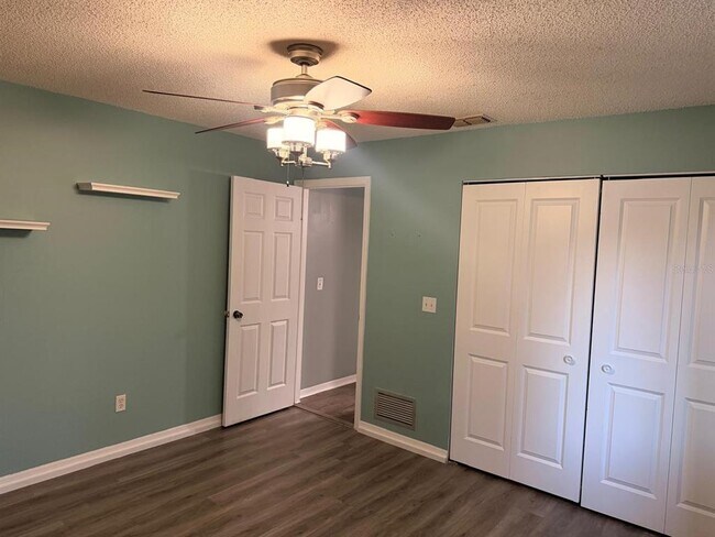 Building Photo - 104 Brewster Ln