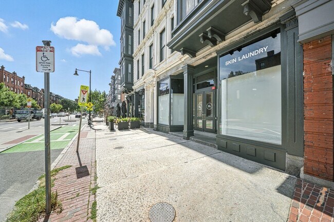 Building Photo - 567 Tremont St