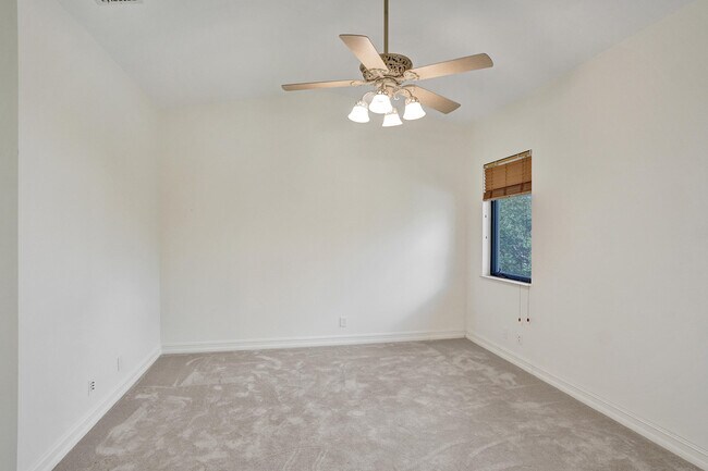 Building Photo - 17682 Middlebrook Way