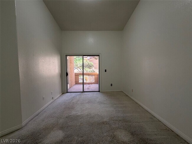 Building Photo - 900 Heavenly Hill Ct