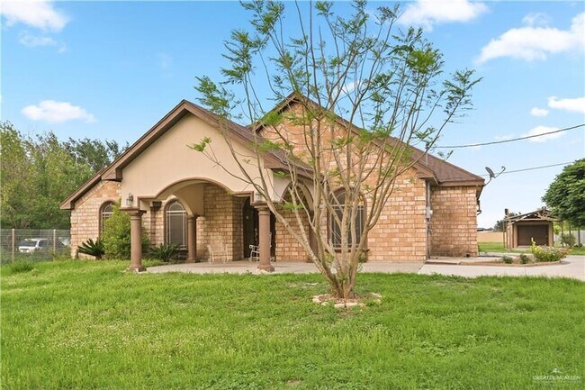 Building Photo - 23790 N Val Verde Rd