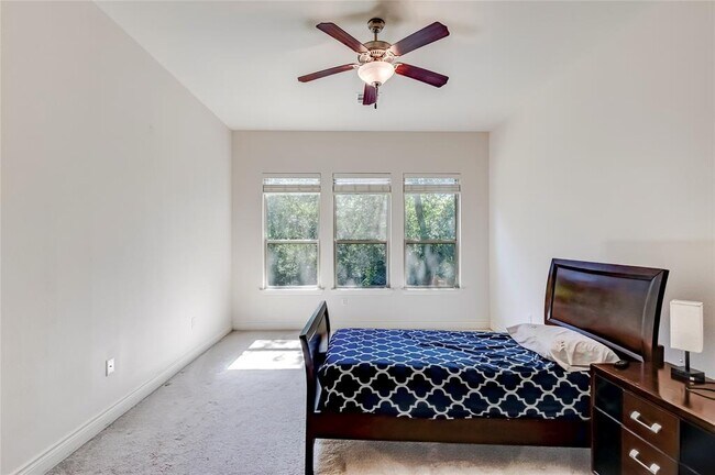 Building Photo - 15517 Bended Knee Dr