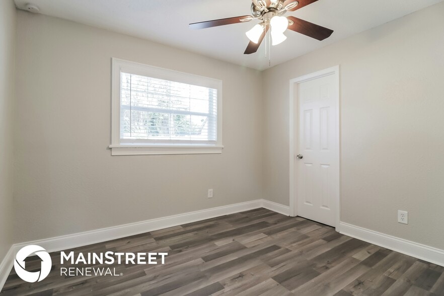 Building Photo - 3977 Kingsport Dr