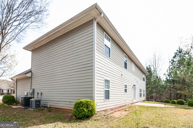 Building Photo - 2905 Hollow Trce