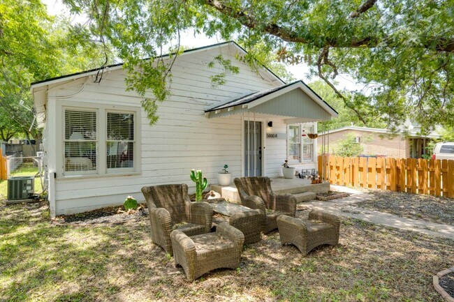 Building Photo - 5000 Lynndale Dr
