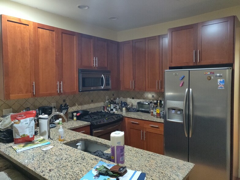 Building Photo - 31 Temple St