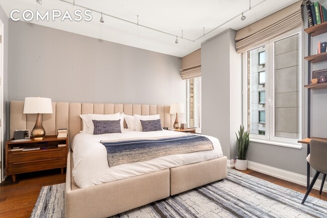 Building Photo - 230 W 78th St