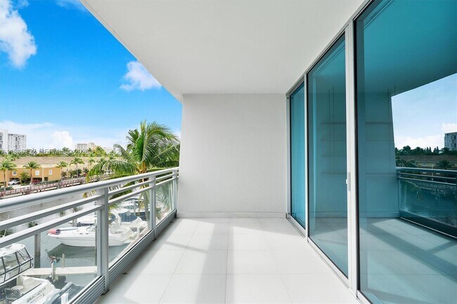 Building Photo - 2950 NE 188th St