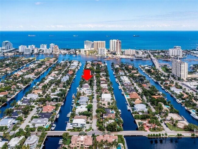 Building Photo - 2437 Castilla Isle