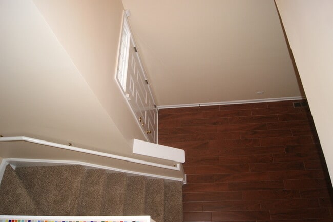 Building Photo - 480 Pine Lake Cir