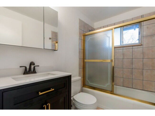 Building Photo - 6113 Holland St