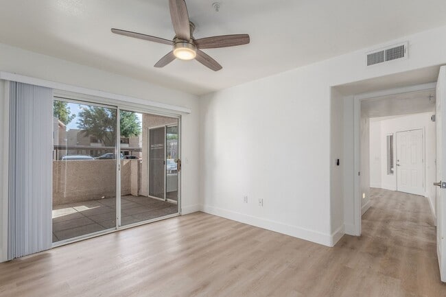 Building Photo - 2 Bedroom 2 Bathroom Condo- Downtown Gilbert