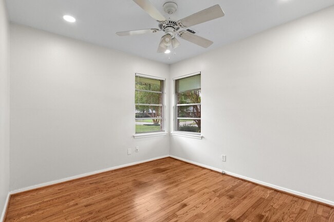 Building Photo - 10518 Mayfield Rd