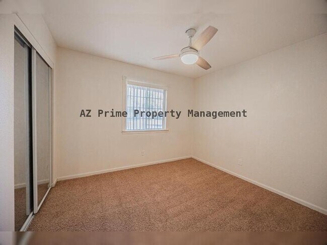 Building Photo - 2429 E Juanita Ave