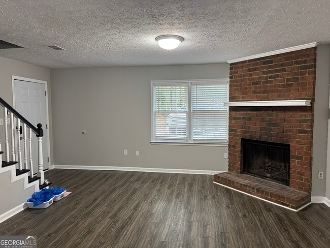 Building Photo - 170 Highland Park Dr