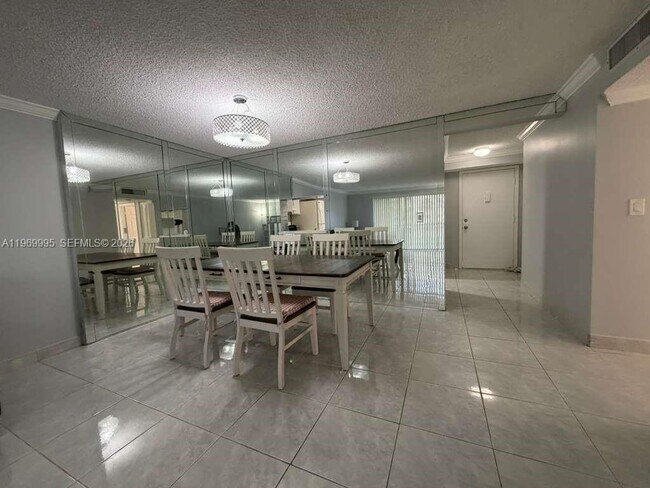 Building Photo - 301 SE 3rd St