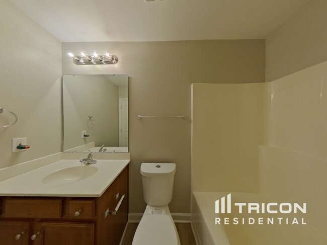 Building Photo - 2425 Reid Oaks Dr