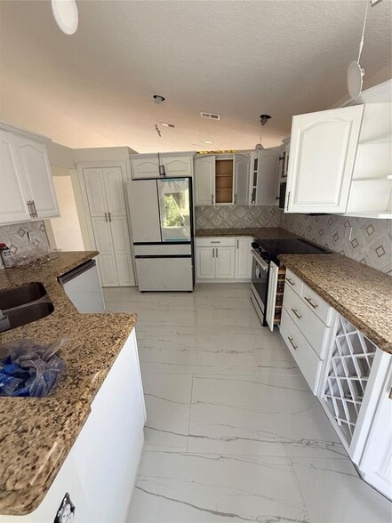 Primary Photo - 3380 NW 78th Ave