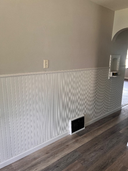 Building Photo - 6133 Lillian Ave