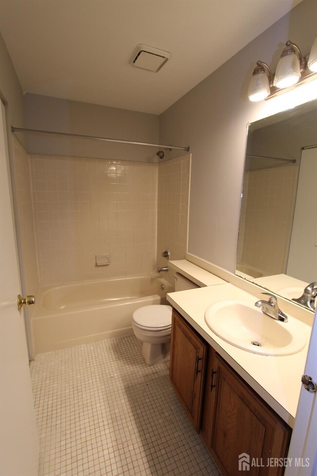Building Photo - 1204 Aspen Dr