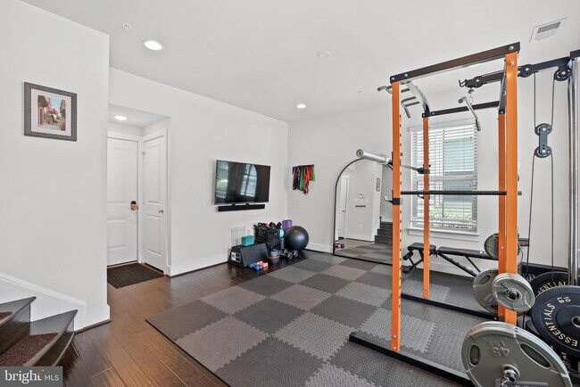 Building Photo - 1737 13th St S