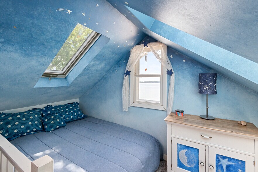 Loft Bedroom - 123 S Ferry Dr
