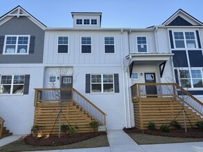 Building Photo - 1583 Salem Dr