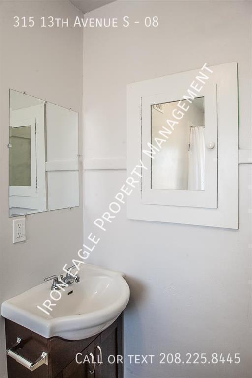 Building Photo - 315 13th Ave S