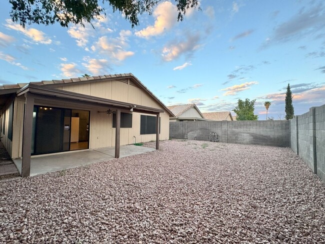 Building Photo - ***MOVE IN SPECIAL***3 BEDROOM ON CULDESAC...