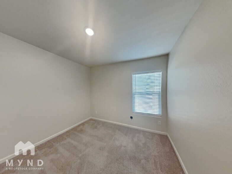 Building Photo - 11164 W Arvada Dr