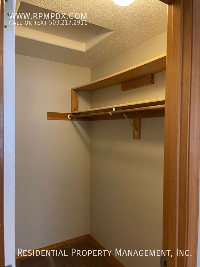 Building Photo - Refreshed Rental Rate - Coveted Sherwood H...