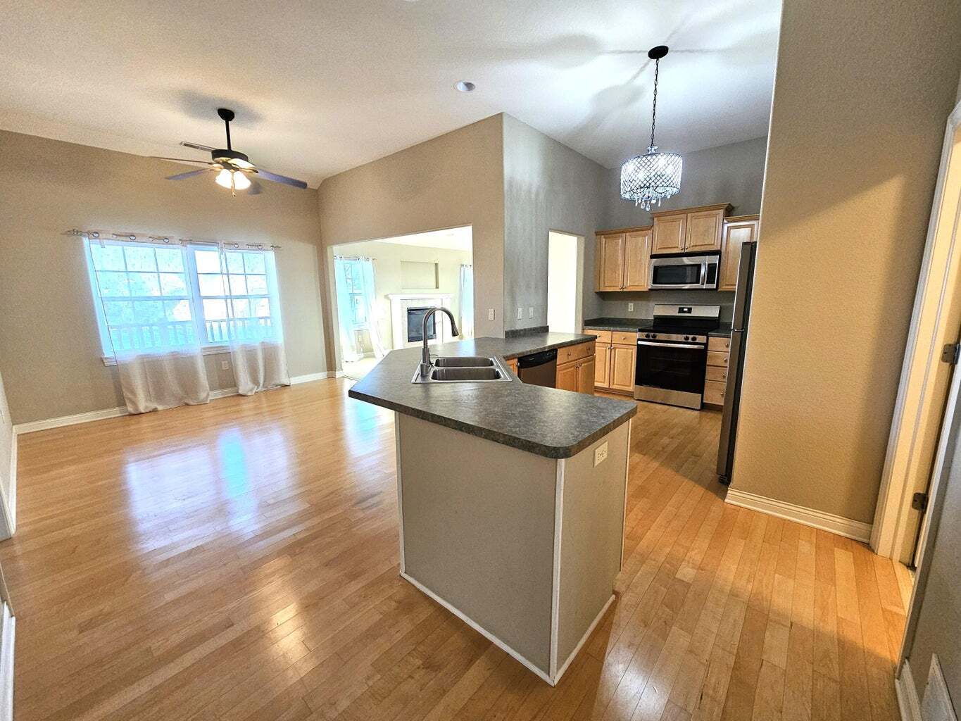 Building Photo - 1850 Stoney Ln