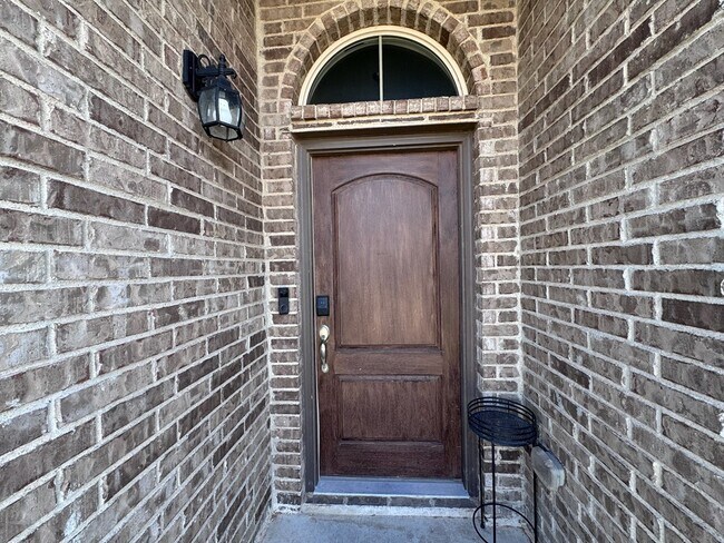 Building Photo - 1710 Wrigley Dr
