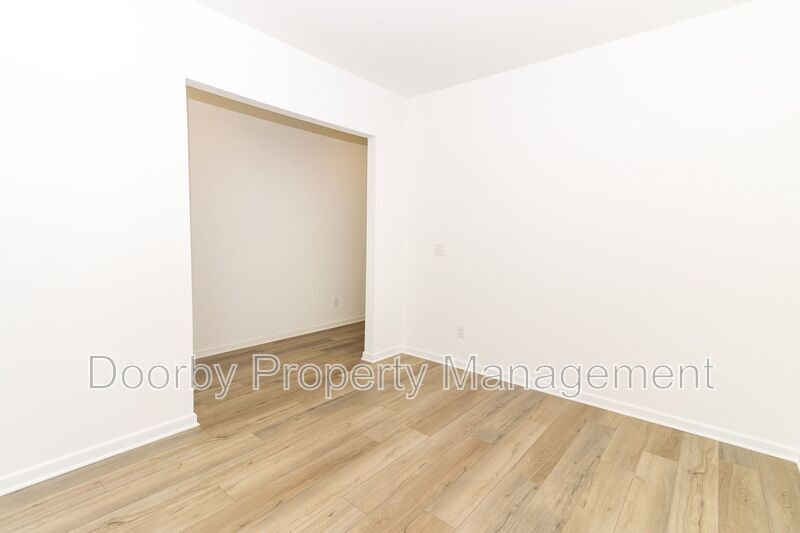 Building Photo - 105 Saddlebred Wy