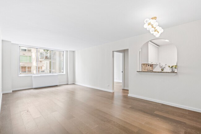 Building Photo - 220 E 65th St