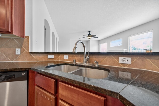 Building Photo - 15411 Redbud Dale Ct
